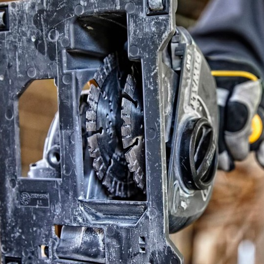 Акумулаторна фреза за канали в бетон и зидария DEWALT DCG200NT, 54V XR Flexvolt, сдвоен диск ф125 мм, 32 x 35 мм Акумулаторна фреза за канали в бетон и зидария DEWALT DCG200NT, 54V XR Flexvolt, сдвоен диск ф125 мм, 32 x 35 мм