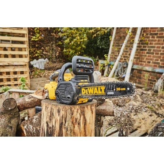 Трион акумулаторен безчетков верижен DEWALT DCM565P1, 18V, 30 см