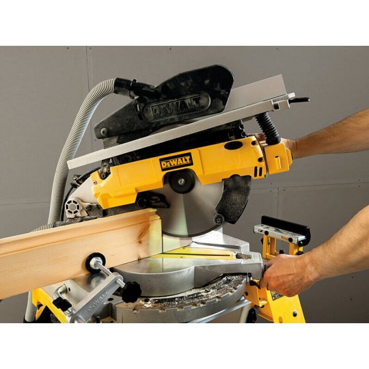 Настолна отрезна машина с горен  плот и изтегляне D27113, DEWALT, 305мм диск, 1600W