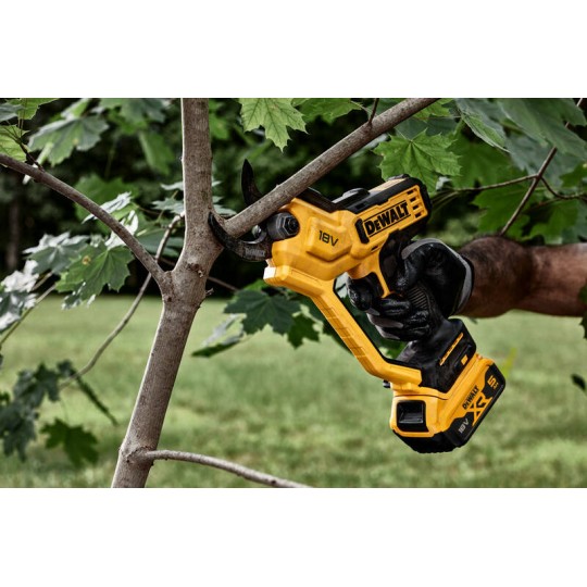 Акумулаторна лозарска ножица DEWALT, 18 V, ф 38 мм, DCMPP568N Акумулаторна лозарска ножица DEWALT, 18 V, ф 38 мм, DCMPP568N