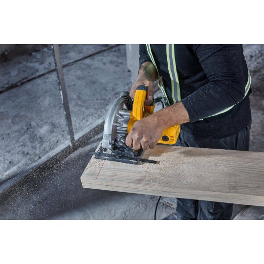 Циркуляр ръчен DEWALT DWE5615, ф190 мм,1500 W Циркуляр ръчен DEWALT DWE5615, ф190 мм,1500 W