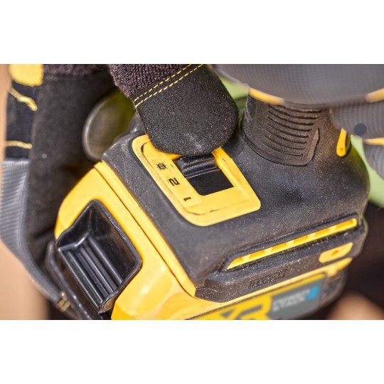 Акумулаторен винтоверт ударен хидравличен DEWALT DCF870N, 1/4, 18 V, 56 Nm"