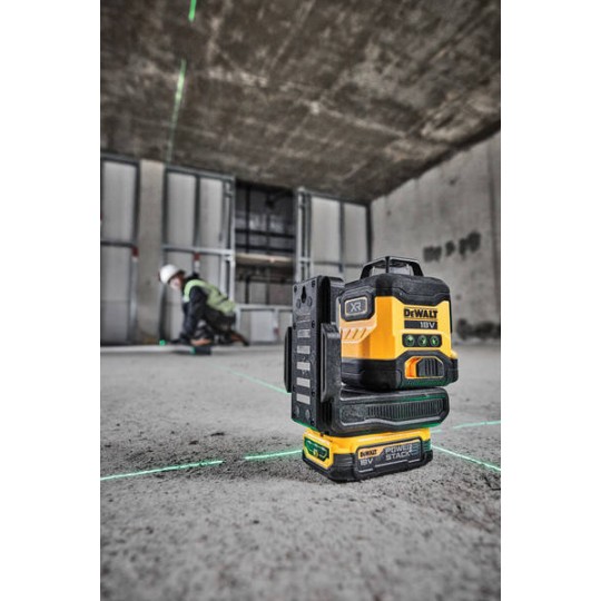 Лазерен нивелир DeWALT DCLE34031D1, 18V, 3 линии, 360 градуса, т. 0.3 мм/ м, самонивелиране, зелен Лазерен нивелир DeWALT DCLE34031D1, 18V, 3 линии, 360 градуса, т. 0.3 мм/ м, самонивелиране, зелен