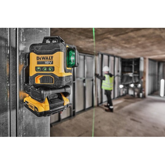 Лазерен нивелир DeWALT DCLE34031D1, 18V, 3 линии, 360 градуса, т. 0.3 мм/ м, самонивелиране, зелен Лазерен нивелир DeWALT DCLE34031D1, 18V, 3 линии, 360 градуса, т. 0.3 мм/ м, самонивелиране, зелен